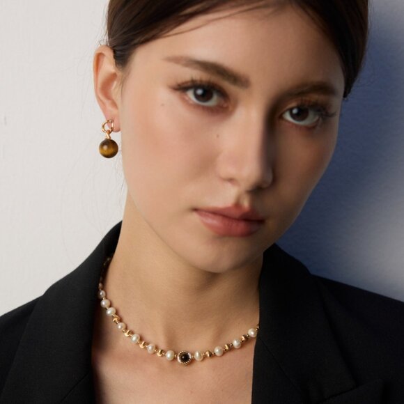 Minimalist Gold & Tiger's Eye Drop Earrings - Picture 10 of 10